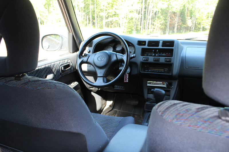 Illustration for article titled Review - 1998 Toyota RAV4